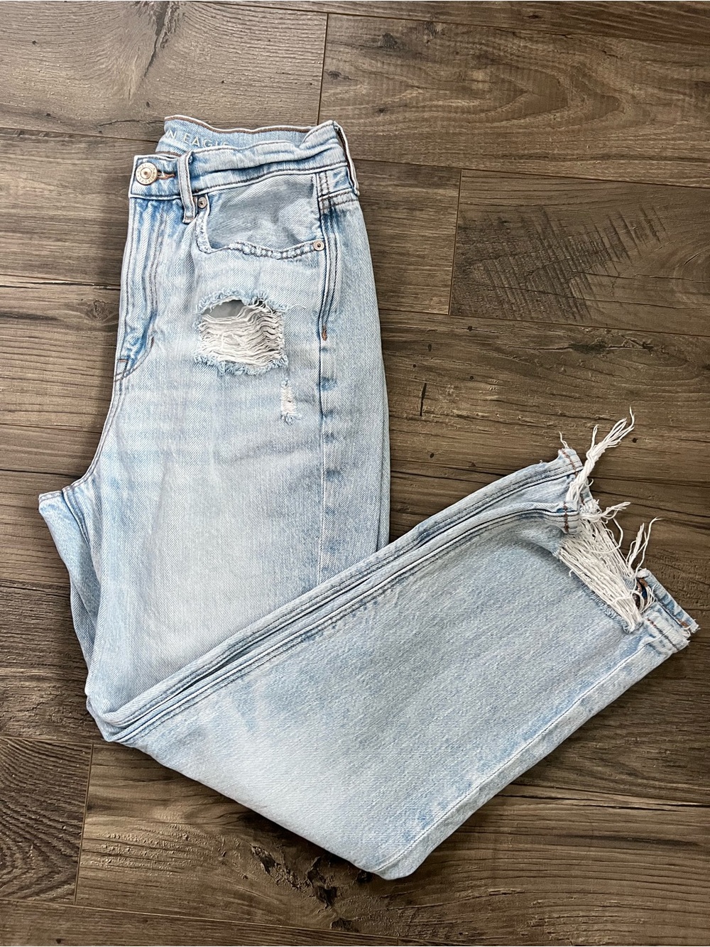 American Eagle Outfitters Light Wash Distressed Boyfriend Jeans